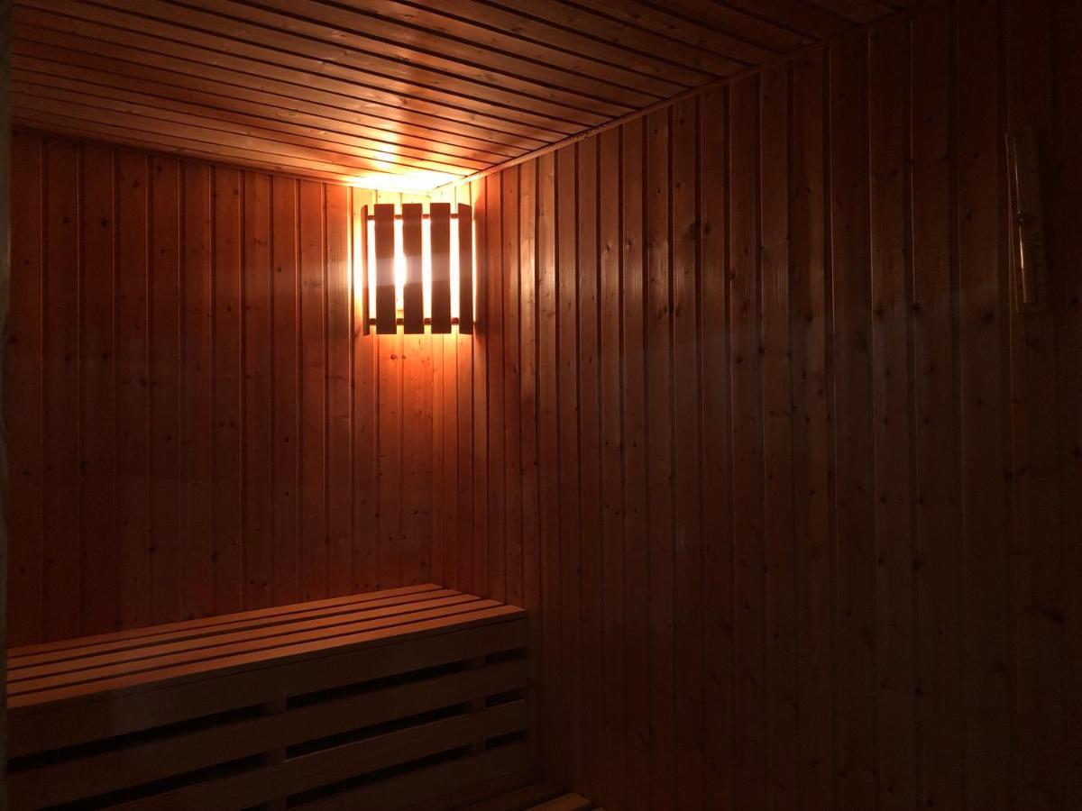 Meduza Wellness Spa S Ubytovanim Hlohovec Esterno foto