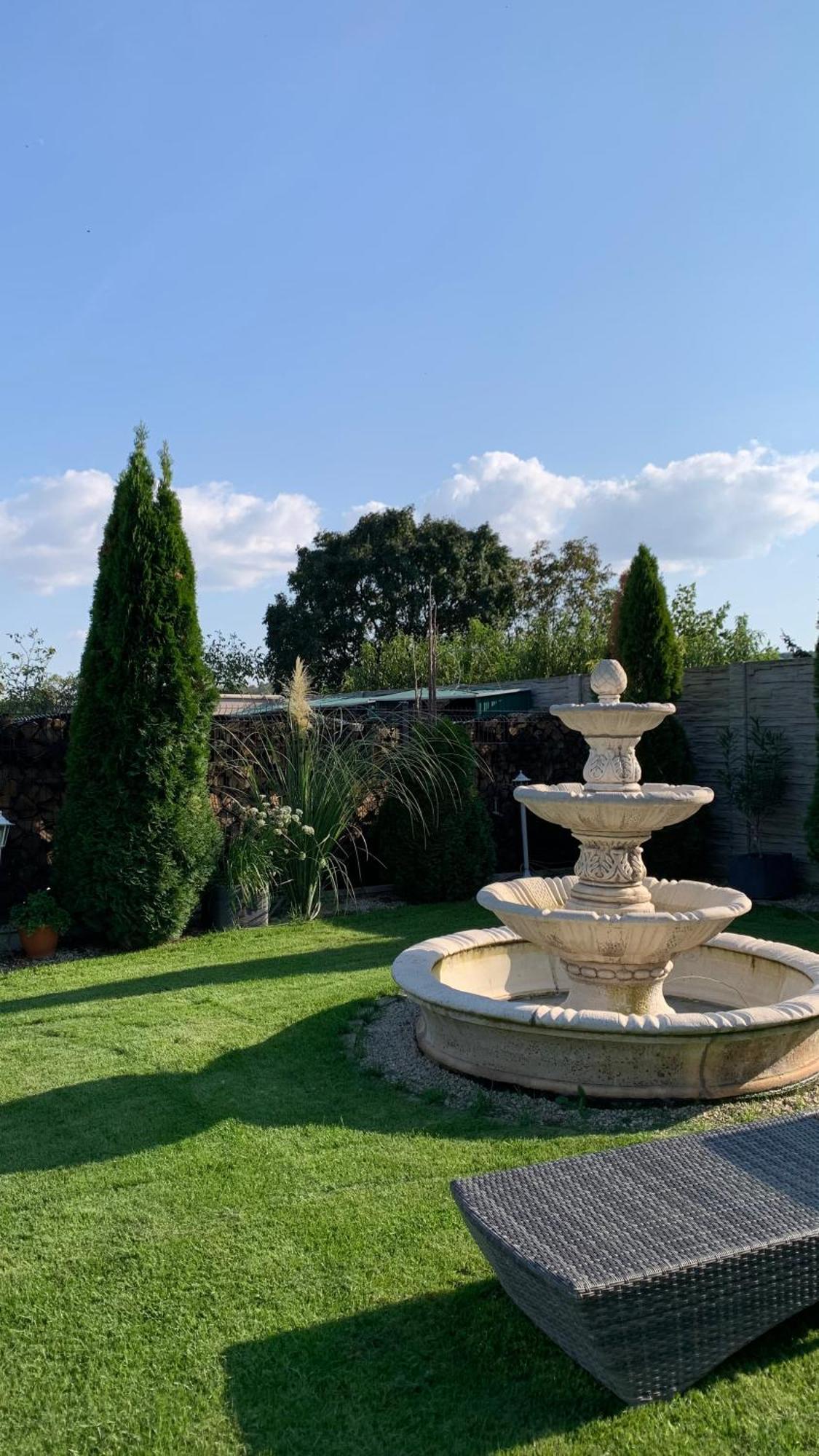 Meduza Wellness Spa S Ubytovanim Hlohovec Esterno foto