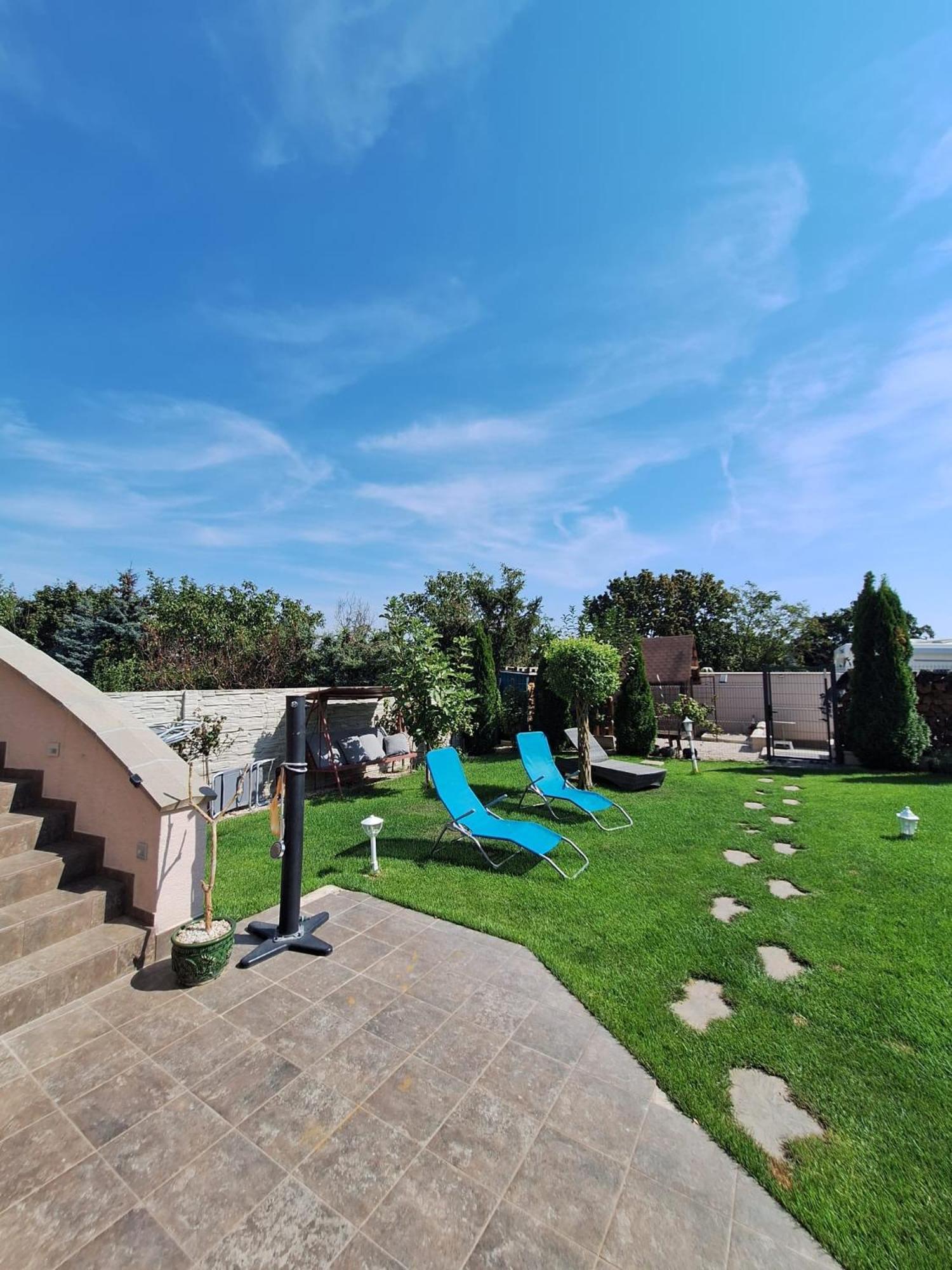 Meduza Wellness Spa S Ubytovanim Hlohovec Esterno foto